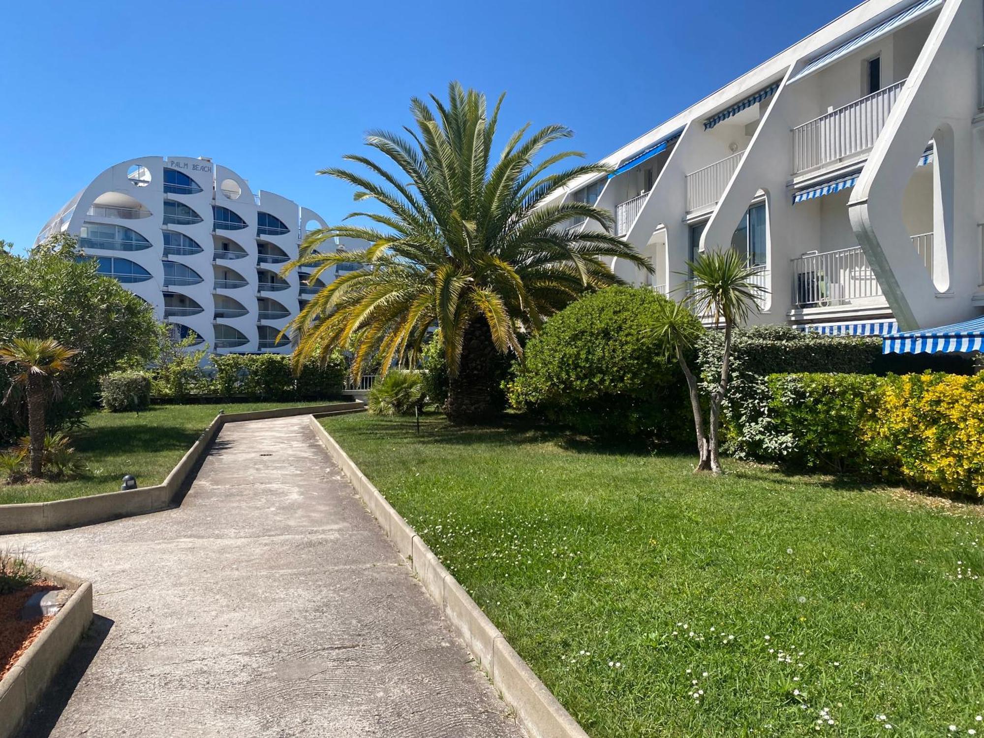Le Souehla Appart: Beachside Garden Apartment with Pool La Grande-Motte Exterior photo